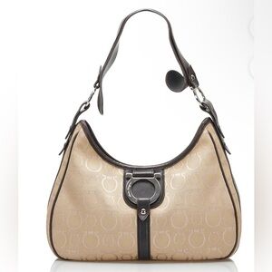 Salvatore Ferragamo Elegant Tan Shoulder Bag